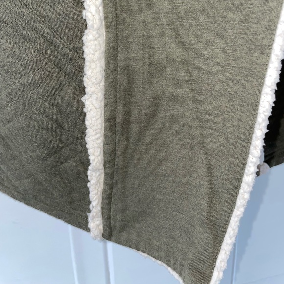 Anthropologie Saturday Sunday Olive Green Quilted Sherpa Vest - Picture 9 of 17